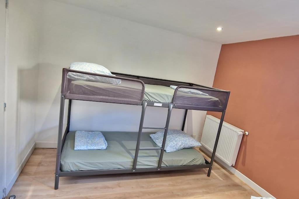 Maison A Aurillac - 3 Chambres - Arrivee Autonome Екстериор снимка