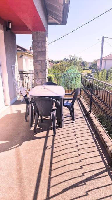 Maison A Aurillac - 3 Chambres - Arrivee Autonome Екстериор снимка